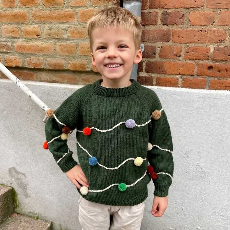 Let's Christmas Sweater Petite Knit Strickset