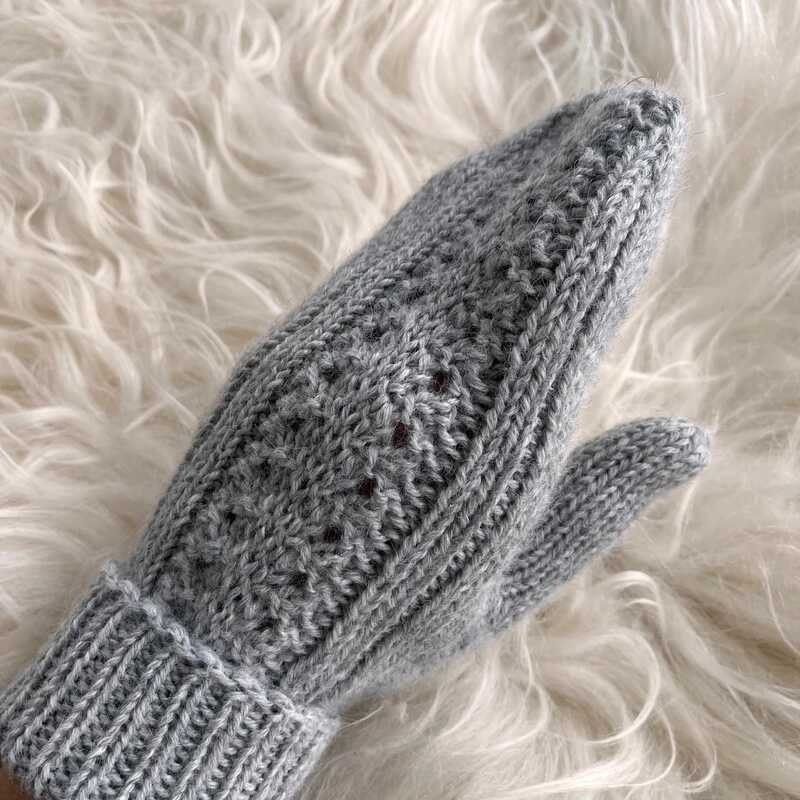 Cozyknits Snowflake Mittens Wollpaket