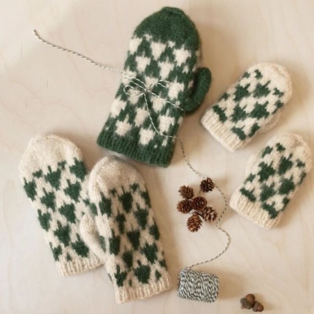 Sandnes 24 5 Christmas Tree Mittens Strickset