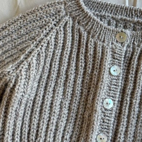 Wool & Beyond Lola Cardigan Englisch Wollpaket