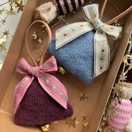 Petite Knit Christmas Bell Wollpaket