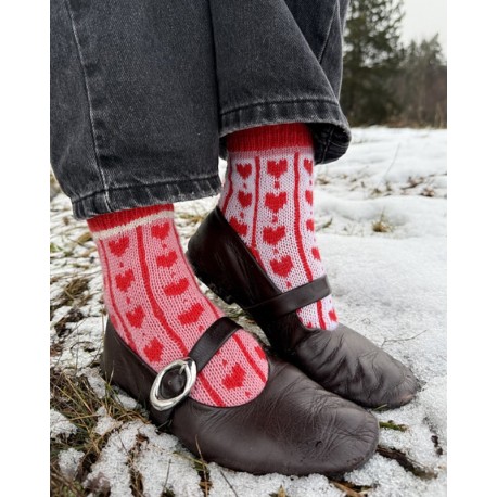 Love-ly Heart Socks Stone Knits