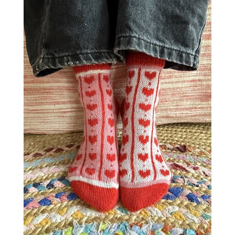 Love-ly Heart Socks Stone Knits