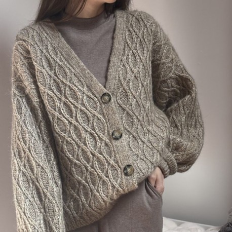 Knitonomy The Saco V-Neck Cardigan Englisch Wollpaket