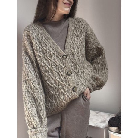 Knitonomy The Saco V-Neck Cardigan Englisch Wollpaket