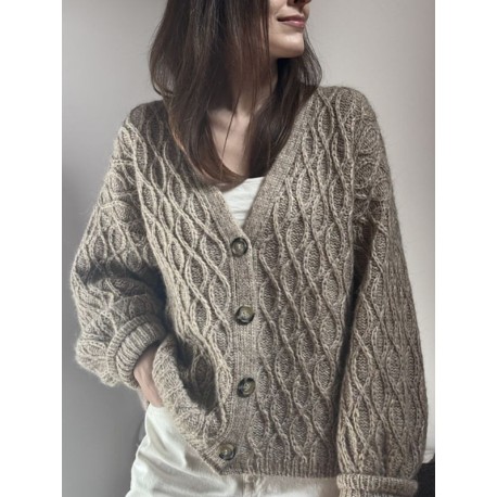 Knitonomy The Saco V-Neck Cardigan Englisch Wollpaket