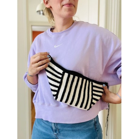 Kolibri by Johanna Lars Crossbody Bag Wollpaket