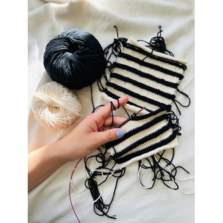 Kolibri by Johanna Lars Crossbody Bag Wollpaket