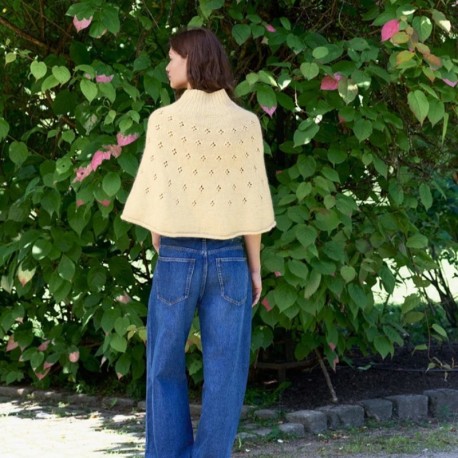 Sandnes 2606 2 Elodie Poncho Strickset