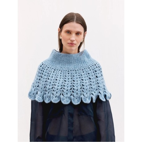 Sandnes 2606 15 Flowerfield Poncho Häkelset